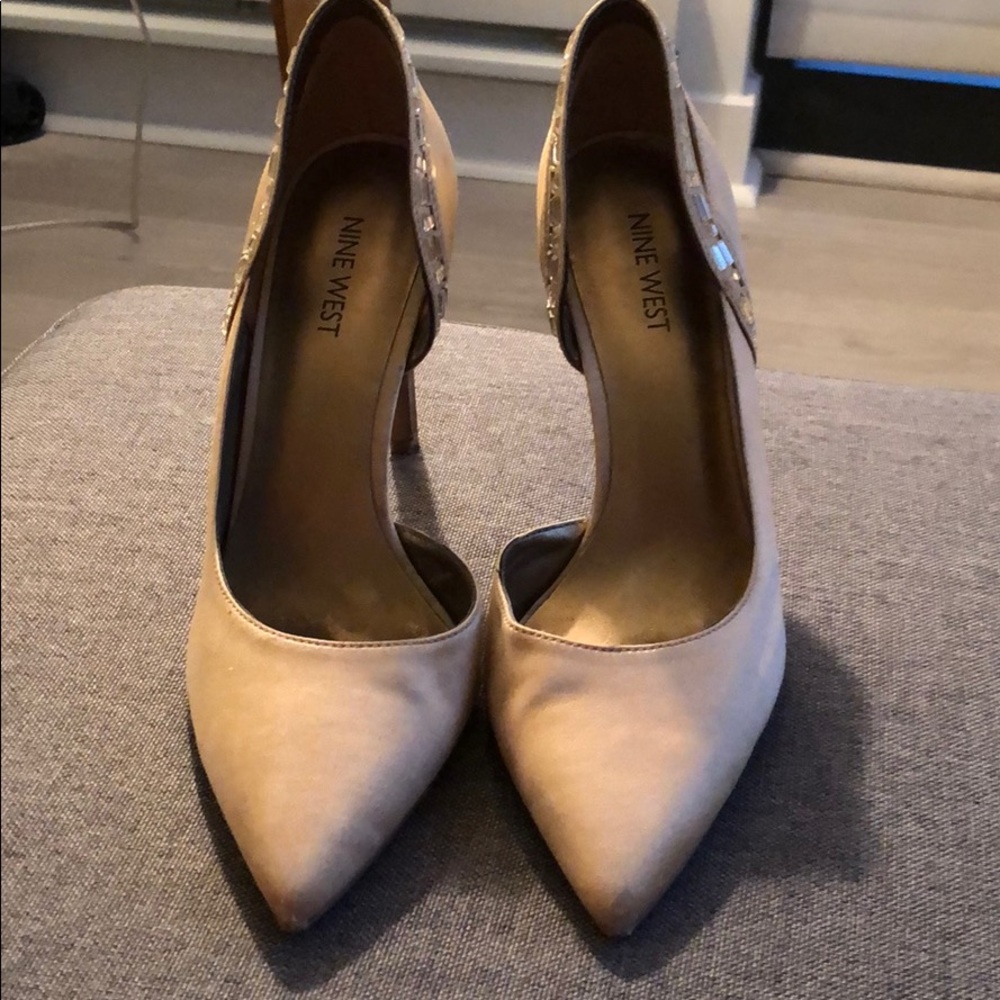 Heels - Picture 2 of 3